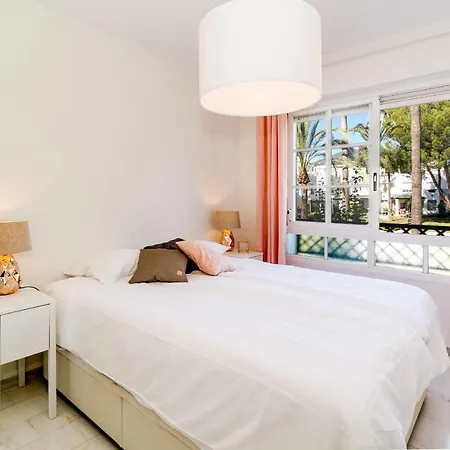 Tropical Getaway Townhouse In Nueva Andalucia Close To Naranjos Golf *