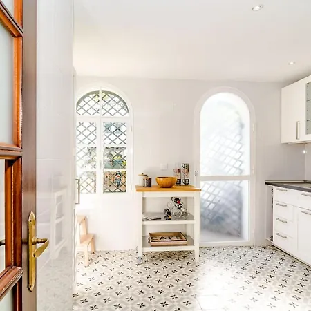Tropical Getaway Townhouse In Nueva Andalucia Close To Naranjos Golf Holiday home *
